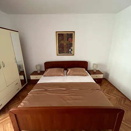 Apartament Mucic *