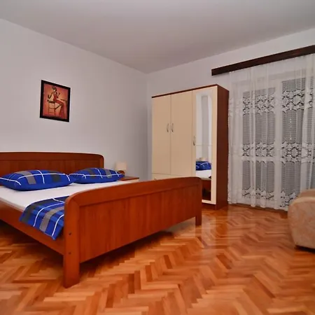 Mucic Apartment *