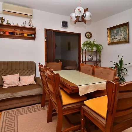 Mucic Apartament *
