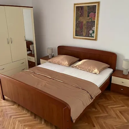 Mucic Apartment Makarska